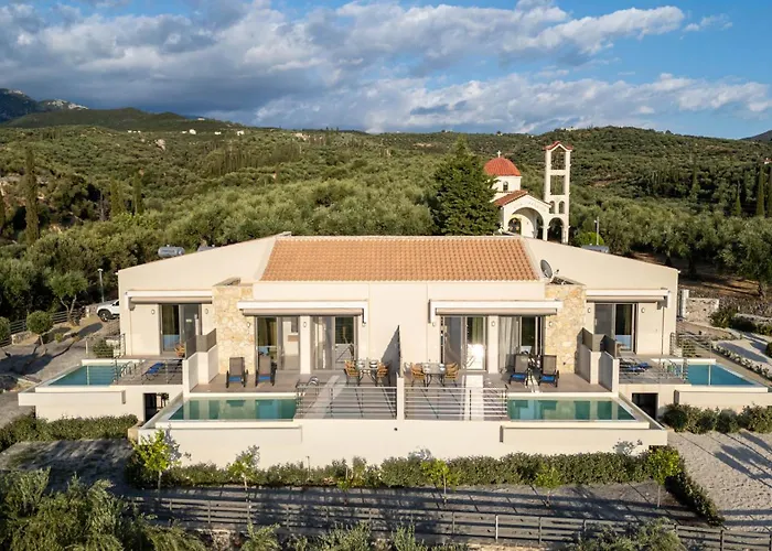A V Luxury With Private Pools Appartement Kalamáta