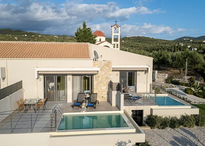 A V Luxury With Private Pools Appartement Kalamáta