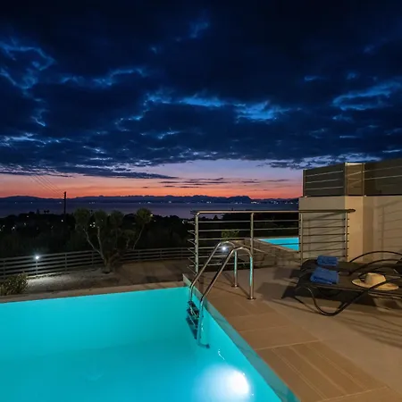 A V Luxury With Private Pools *