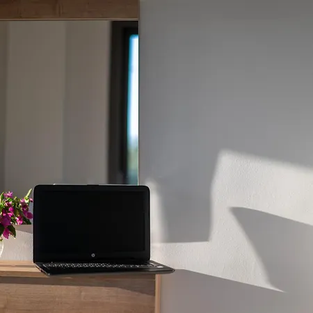 A V Luxury With Private Pools Kalamáta