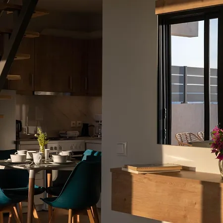 A V Luxury With Private Pools Apartman