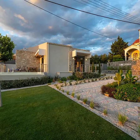 A V Luxury With Private Pools * Kalamata