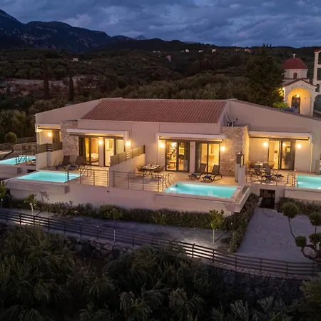 A V Luxury With Private Pools * Kalamata
