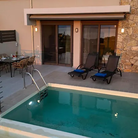 A V Luxury With Private Pools * Kalamata