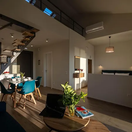 A V Luxury With Private Pools Apartment *