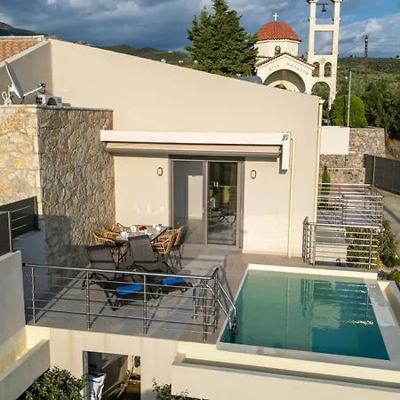 A V Luxury With Private Pools Kalamata