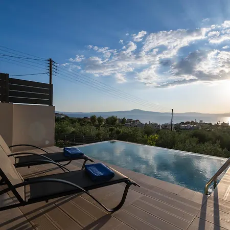 A V Luxury With Private Pools * Kalamata