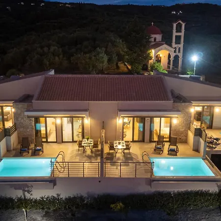 A V Luxury With Private Pools