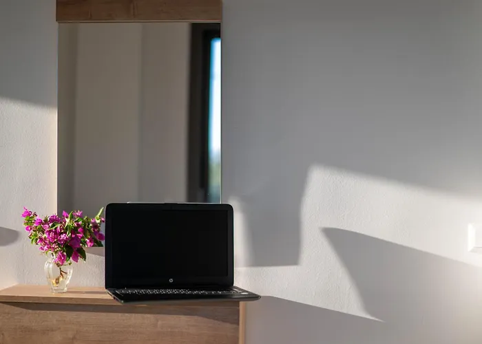 A V Luxury With Private Pools Kalamata