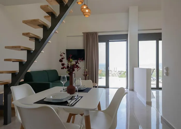 A V Luxury With Private Pools Apartment *