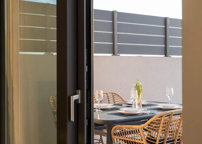 A V Luxury With Private Pools Apartmán *