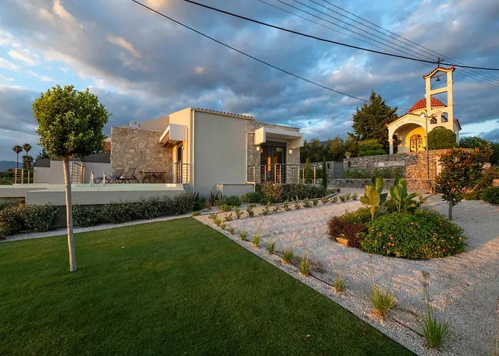 A V Luxury With Private Pools * Kalamata