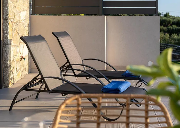 A V Luxury With Private Pools Apartmán