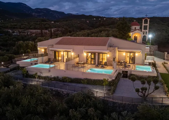 A V Luxury With Private Pools * Kalamata