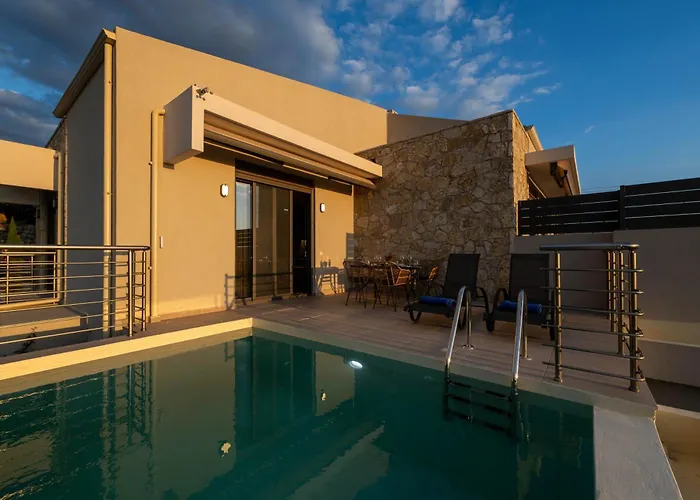 A V Luxury With Private Pools