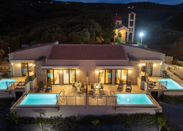 A V Luxury With Private Pools