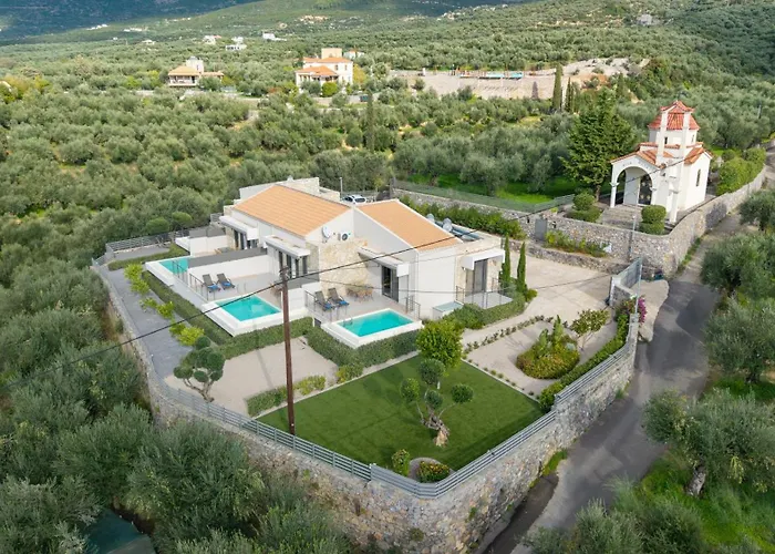 A V Luxury With Private Pools *